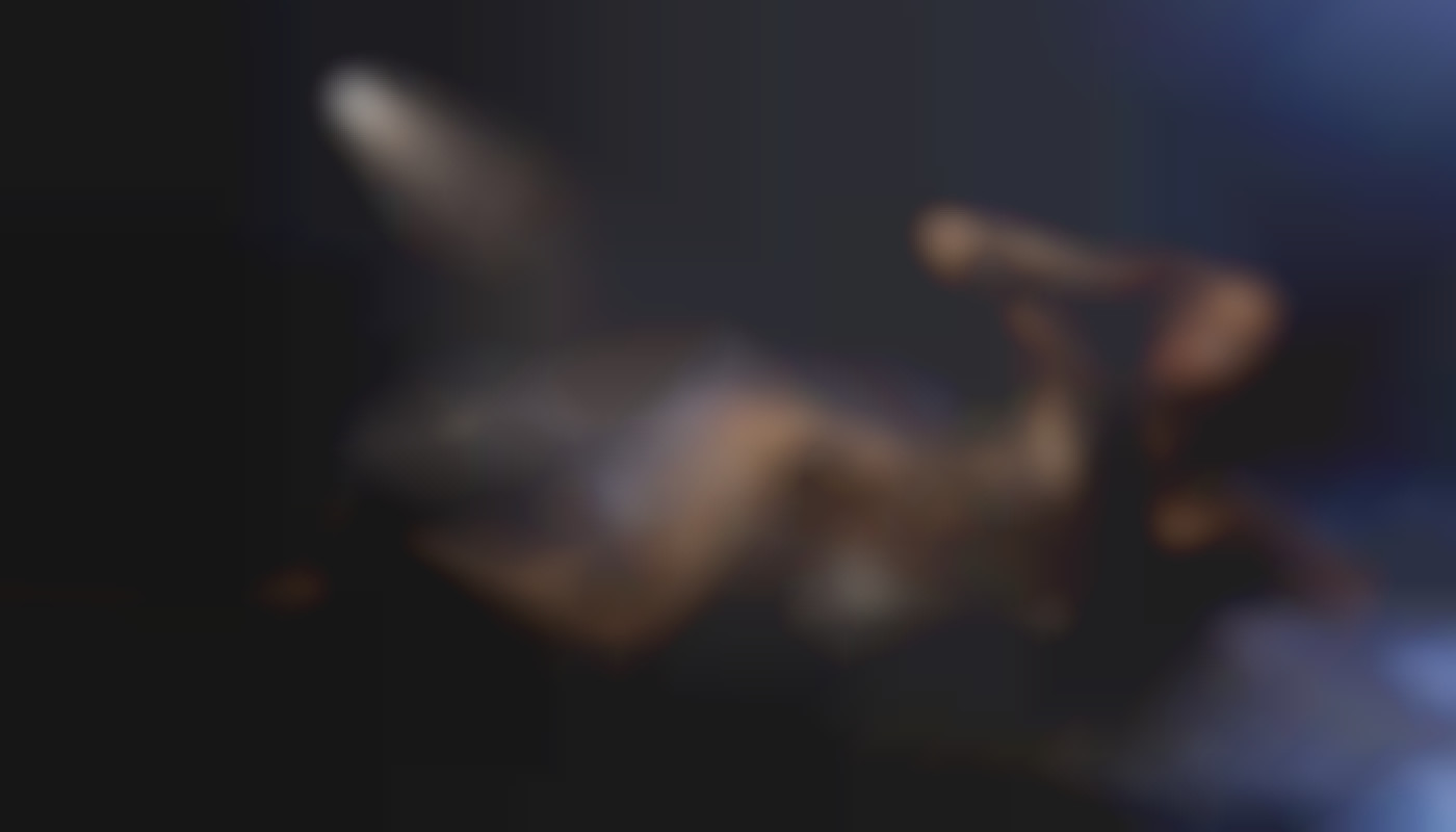 Un dialogue avec une femme sexy en webcam